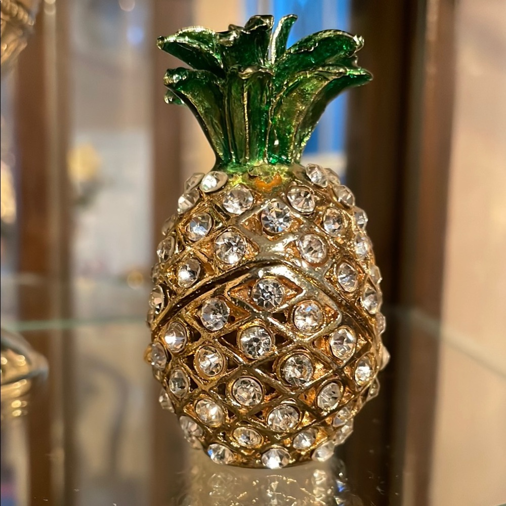 Kubla  Austrian Crystal Pineapple Trinket